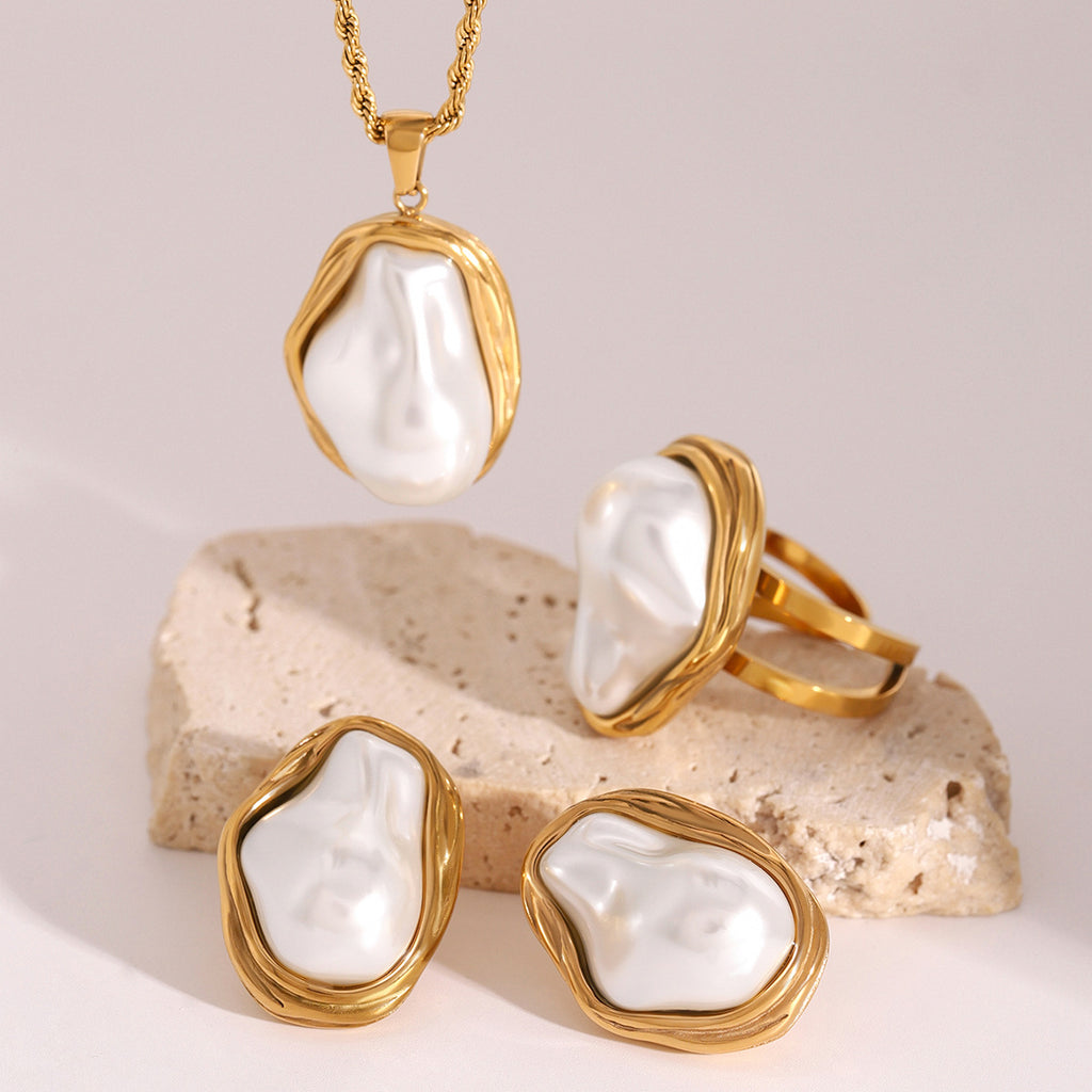 Collection Eclipse : Fragments de Lune, Bague, Collier, Boucle d'oreille Perle Nacrée