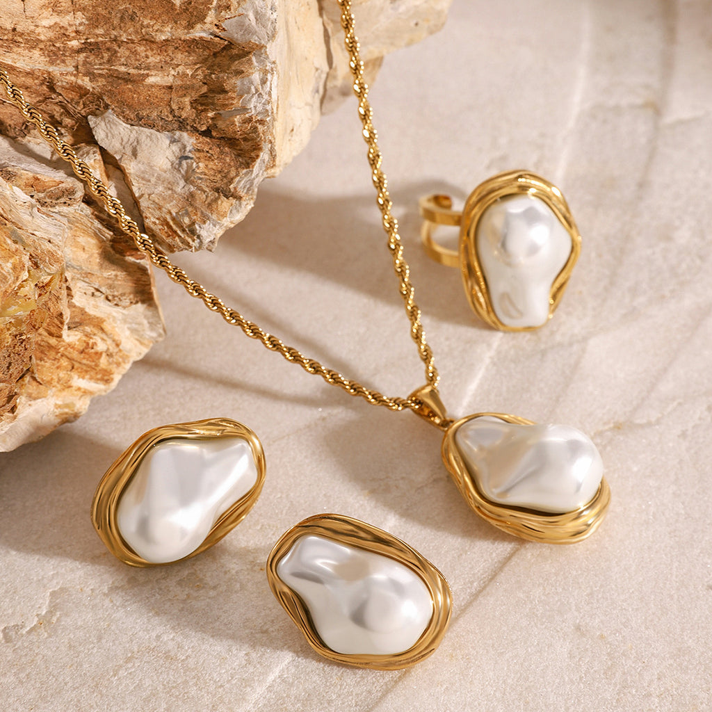 Collection Eclipse : Fragments de Lune, Bague, Collier, Boucle d'oreille Perle Nacrée