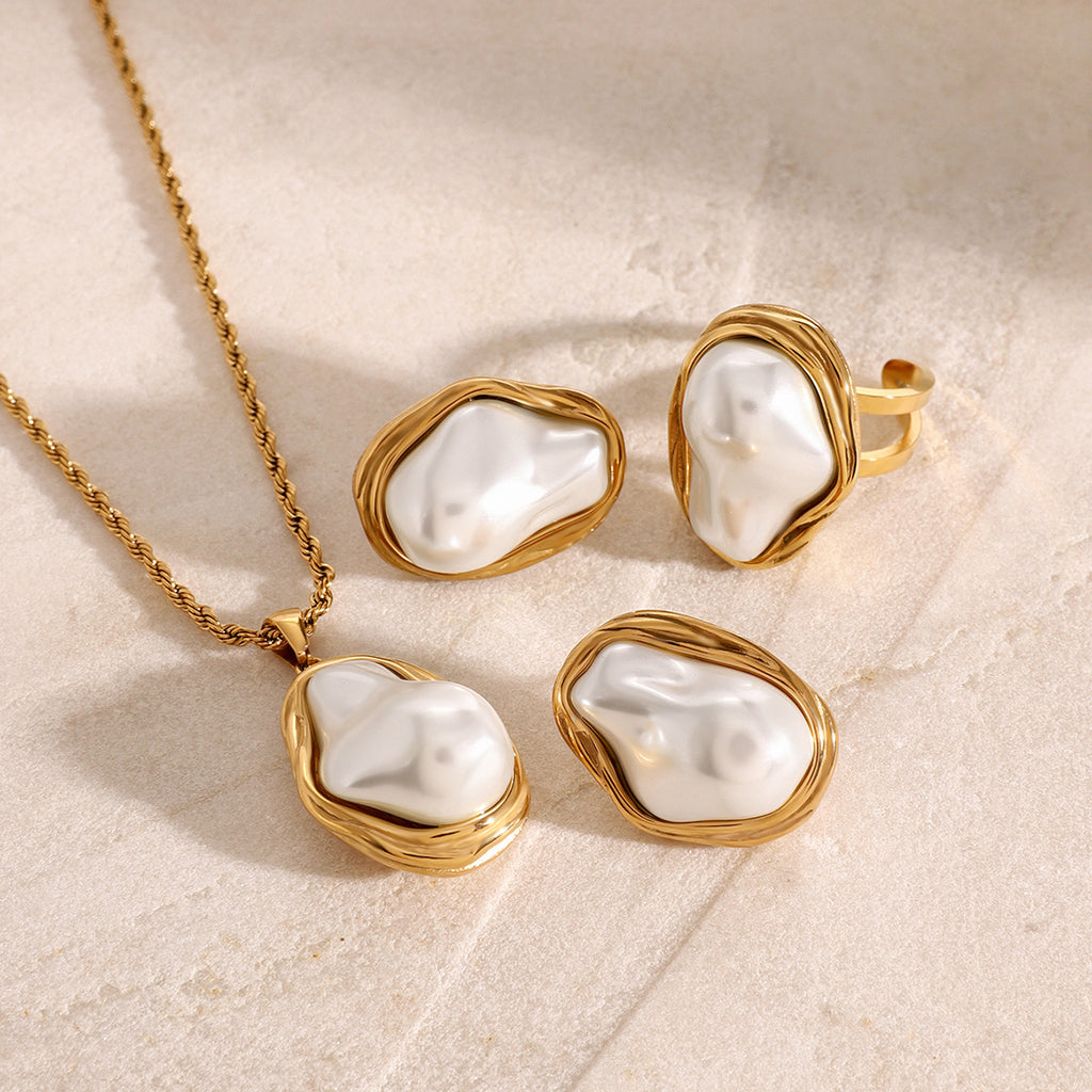 Collection Eclipse : Fragments de Lune, Bague, Collier, Boucle d'oreille Perle Nacrée
