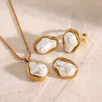 Collection Eclipse : Fragments de Lune, Bague, Collier, Boucle d'oreille Perle Nacrée