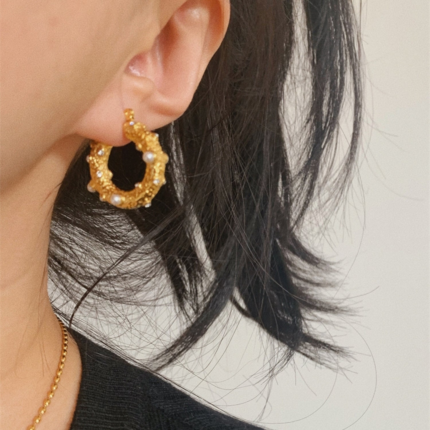 Collection Éclipse : Créoles La Lune en acier inoxydable style martelé